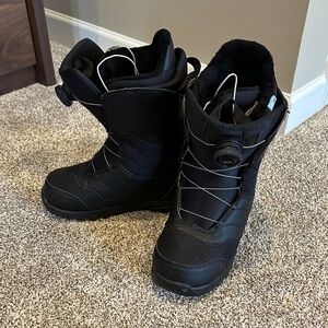 Burton Black Snowboard Boots with Red Accents